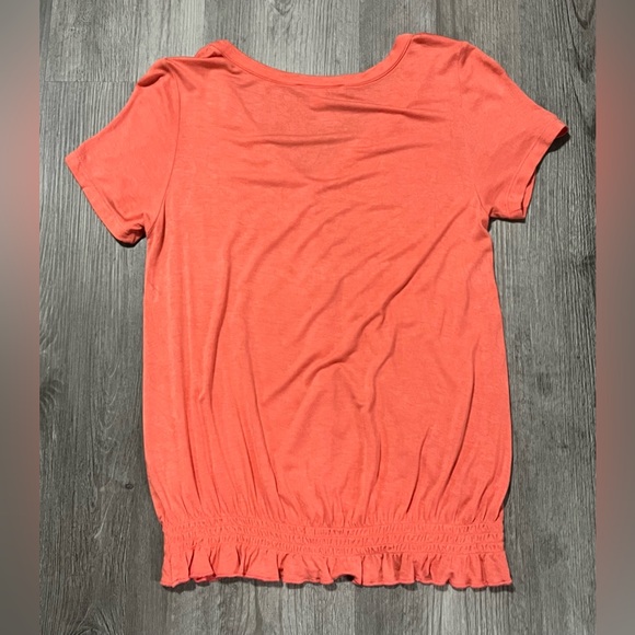 Moral Fiber Coral V Neck Shirt w Shirred Bottom Hemline - Size Women’s Large - Picture 2 of 7